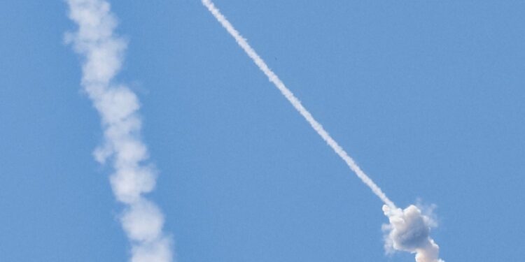 Palestinian rockets reach west of Jerusalem on third day of Gaza fighting