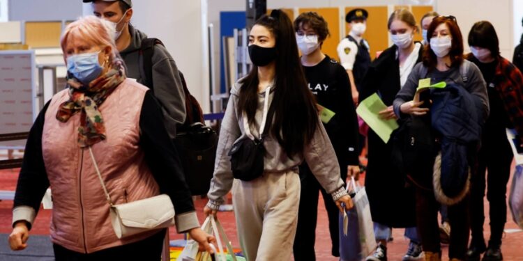 Japan to extend monetary aid program for Ukraine evacuees by six months Japan to extend monetary aid program for Ukraine evacuees by six months