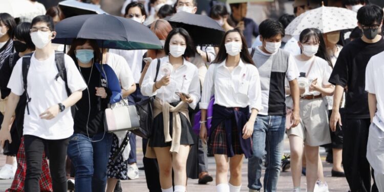 COVID-19 tracker: Tokyo logs 18,423 new cases in sharp drop from last week