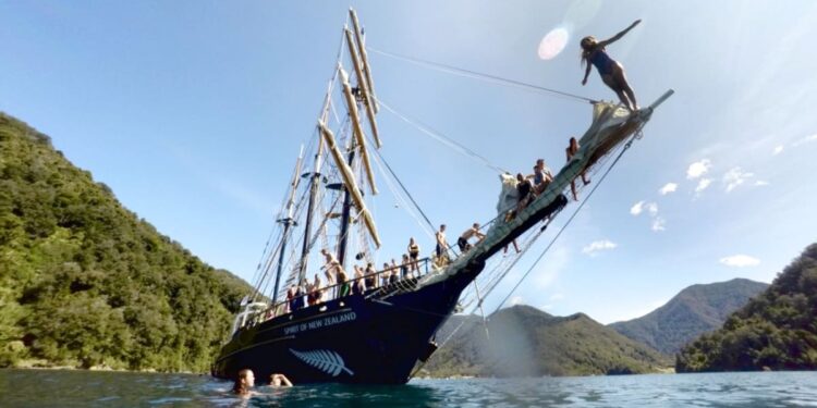 Hyundai NZ helps Kiwi Youth Reach for the Pinnacle Hyundai NZ helps Kiwi Youth Reach for the Pinnacle