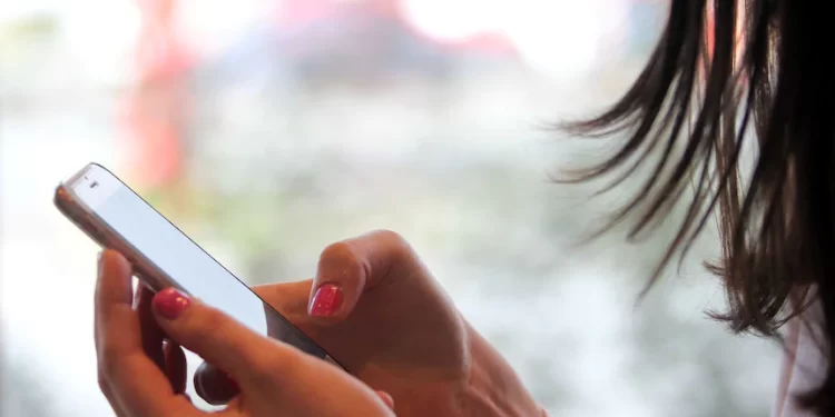 Less disruption, more playground noise as high school reviews mobile phone ban Less disruption, more playground noise as high school reviews mobile phone ban