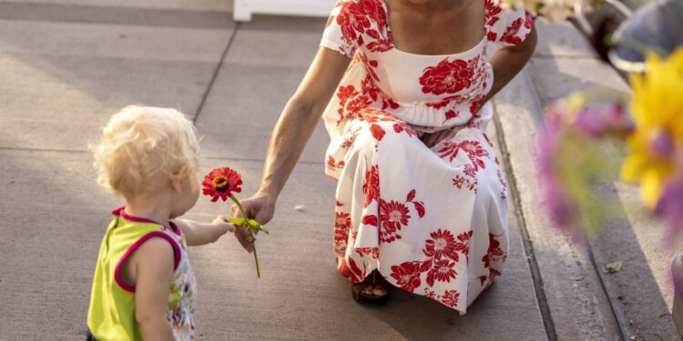Mobile flower business rolls into Duluth – Duluth News Tribune Mobile flower business rolls into Duluth – Duluth News Tribune