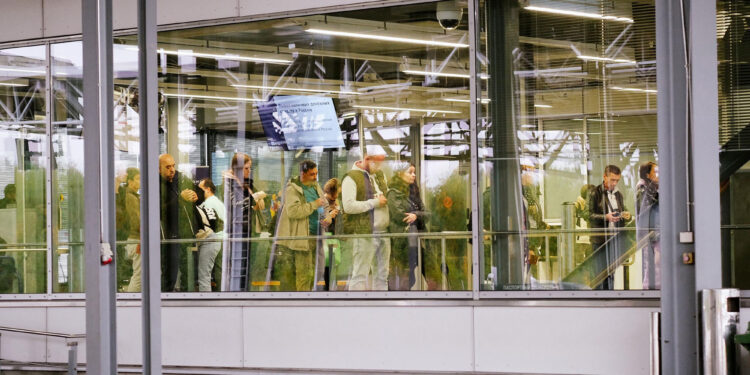 Finland will close borders to Russian tourists amid record crossings since partial mobilization order Finland will close borders to Russian tourists amid record crossings since partial mobilization order