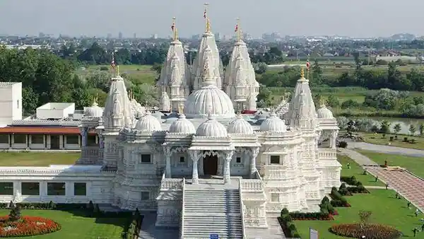 Swaminarayan Mandir in Canada vandalised with anti-India graffiti, ‘strong’ reactions pour in