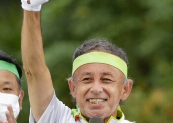 Anti-U.S. base incumbent Denny Tamaki set to win Okinawa gubernatorial race