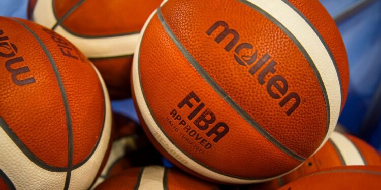 United States-Venezuela game at AmeriCup postponed after rain leaks into gymnasium United States-Venezuela game at AmeriCup postponed after rain leaks into gymnasium