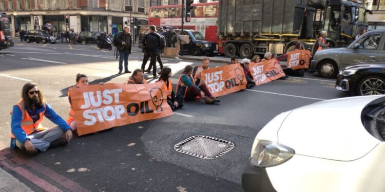 Met Police unable to remove protesters blocking roads as they do not cause ‘serious disruption’ – South London News