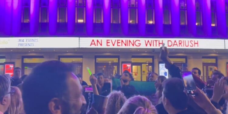 Chants of ‘one solution, revolution’ after London concert by Iranian singer evacuated over bomb threat | UK News Chants of ‘one solution, revolution’ after London concert by Iranian singer evacuated over bomb threat | UK News