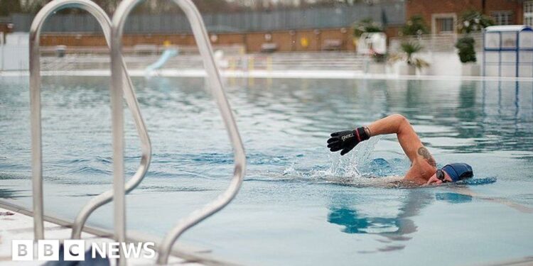 Parliament Hill Lido sees one hypothermia case a day – BBC