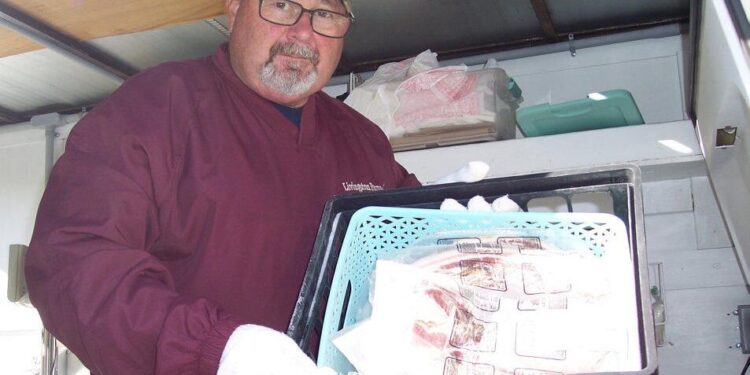 Mobile Meat Trailer a Hit With Customers Looking for Farm Direct Meat | Livestock News Mobile Meat Trailer a Hit With Customers Looking for Farm Direct Meat | Livestock News