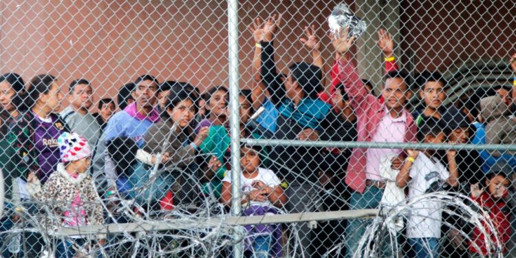 Migrants ‘planning to surge the border’ in United States Migrants ‘planning to surge the border’ in United States