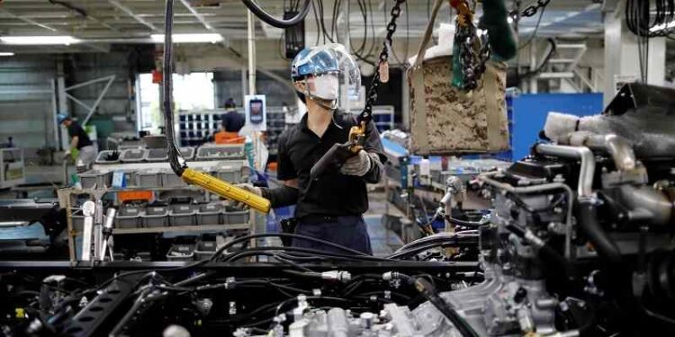 8 Japan automakers’ global output down 8 Japan automakers’ global output down
