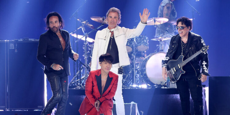 Journey’s Neal Schon to Bandmate Who Played for Trump: No Political Gigs Journey’s Neal Schon to Bandmate Who Played for Trump: No Political Gigs
