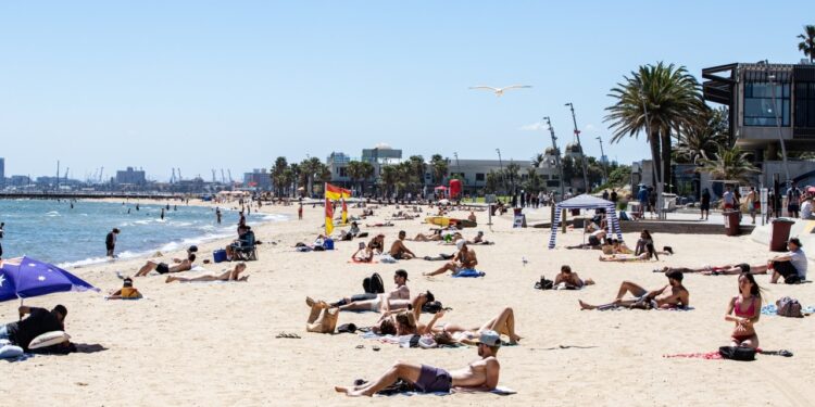Sweltering Christmas holidays in store for Australia’s southern states as heatwave predicted to rip through Sweltering Christmas holidays in store for Australia’s southern states as heatwave predicted to rip through