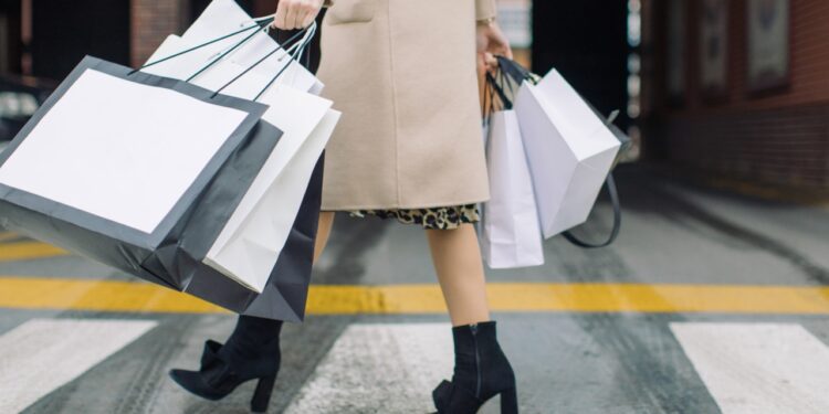 Spending remains high as economic downturn looms – Sky News Australia