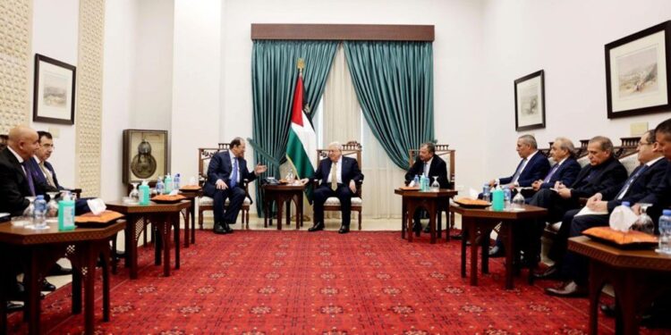 Abbas meets with Jordan, Egypt intelligence directors…