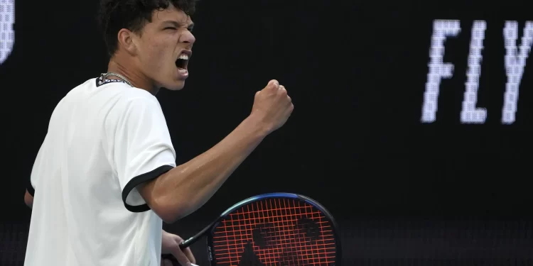 Florida’s Shelton in quarterfinals in Australian Open debut Florida’s Shelton in quarterfinals in Australian Open debut