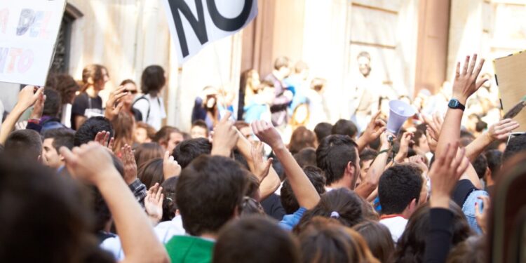 Major union proposes ‘free-riders’ be charged Major union proposes ‘free-riders’ be charged