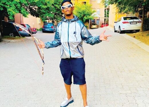 Die Laaste Hondtakes on South Africa