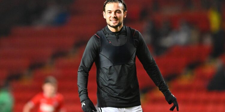 Stevenage to sign Charlton Athletic midfielder – South London News