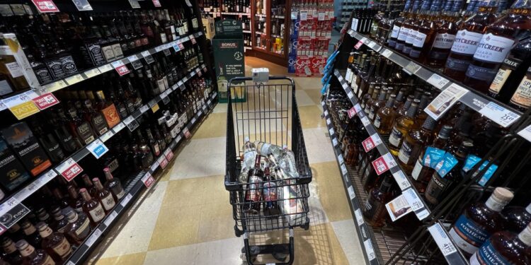 Alcohol warnings: Provinces aren’t hurrying to adopt new guidelines Alcohol warnings: Provinces aren’t hurrying to adopt new guidelines
