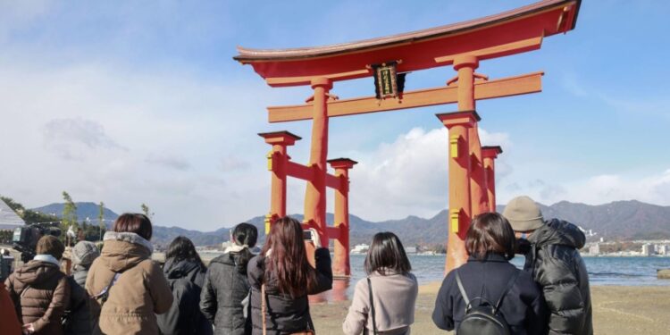 Japan to restart scaled-down domestic travel discount program