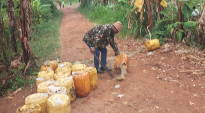 Police impound 12,894 litres of illicit brew in Igembe – Kenya News Agency Police impound 12,894 litres of illicit brew in Igembe – Kenya News Agency