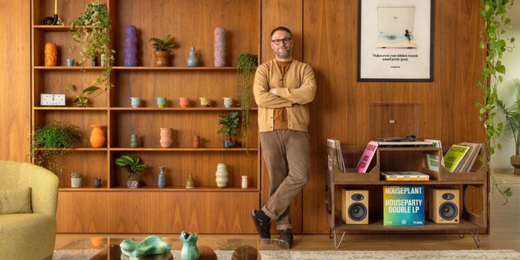 Take Your Ceramics to a Higher Level With Noted Pothead Seth Rogen at His New Airbnb Retreat Take Your Ceramics to a Higher Level With Noted Pothead Seth Rogen at His New Airbnb Retreat