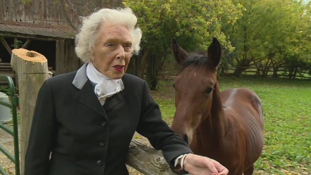 London equestrian trailblazer Dinnie Greenway passes away at 102 London equestrian trailblazer Dinnie Greenway passes away at 102