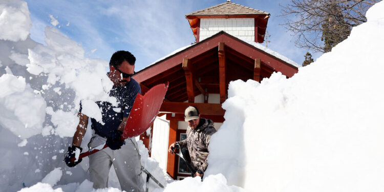Residents Fret Over Deaths in San Bernardino Mountains During Snow Residents Fret Over Deaths in San Bernardino Mountains During Snow